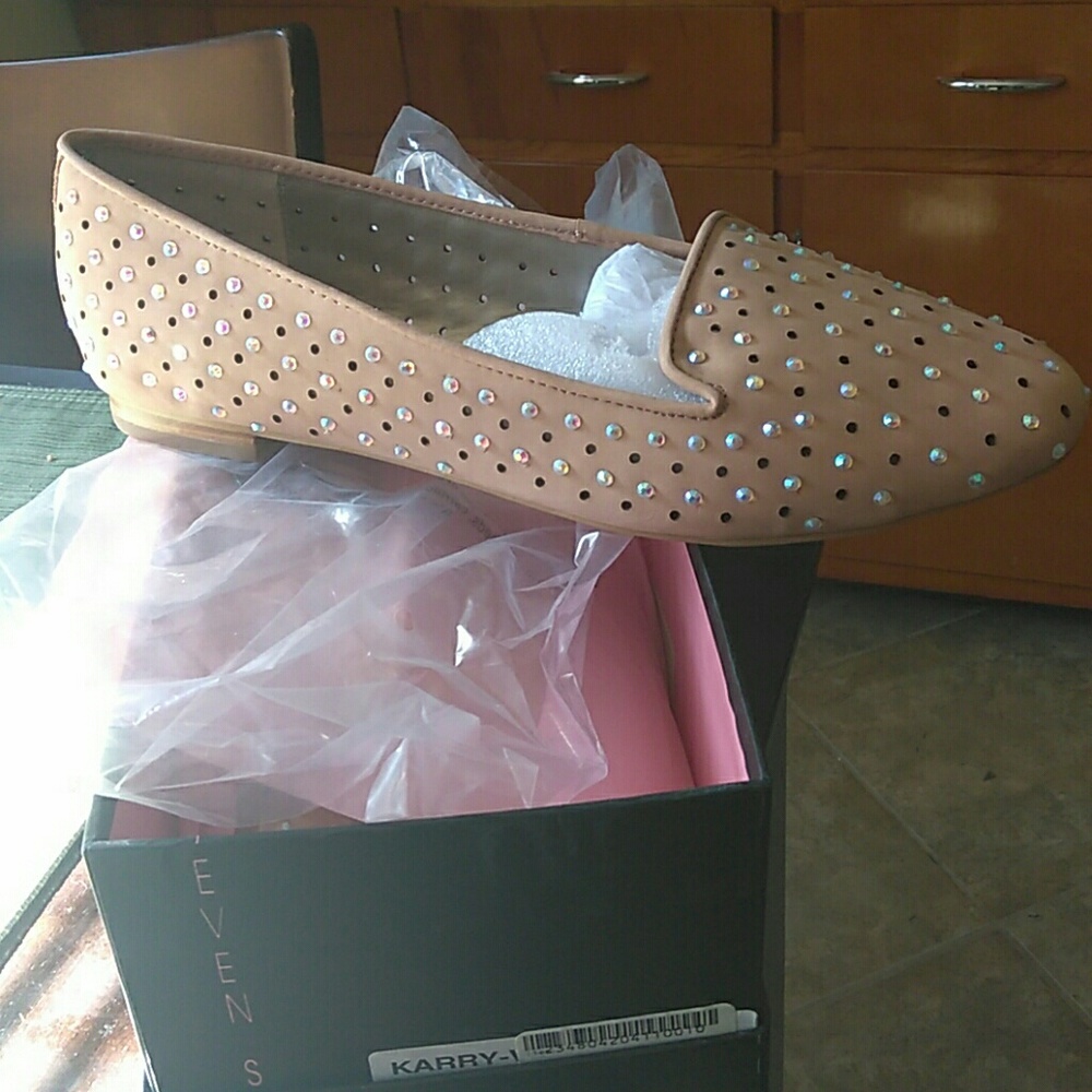 Women's flats